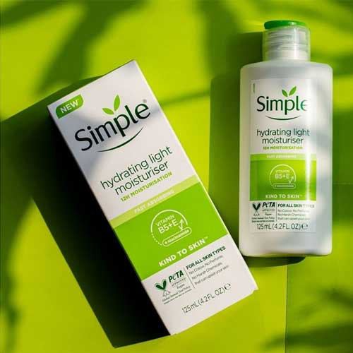 عکس مربوط به بهترین آبرسان پوست با کیفیت بدون بکگراند کرم آبرسان سیمپل برند خارجی