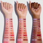 تست رنگ رژگونه مایع شیگلم رنگ Hot Topic