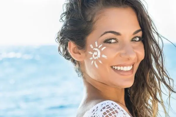 خرید عمده کرم ضدافتاب برای انواع پوست