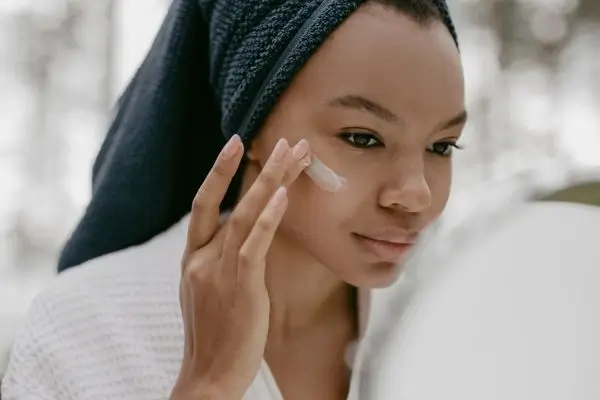 عکس مربوط به بهترین مارک مرطوب کننده با کیفیت بدون بکگراند ویژگی بهترین مارک مرطوب کننده صورت