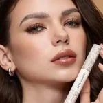 جلوه ریمل شیگلم رنگی حجم دهنده و بلند کننده ضد آب موکایی روی چشم