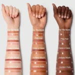 تست رنگ خط لب و گیپ گلاس شیگلم مدل Play Fair روی دست