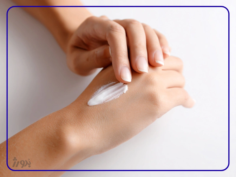 عکس مربوط به کرم آبرسان قوی با کیفیت بدون بکگراند آب رسان پوست دست برای رفع خشکی دست