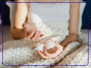 عکس مربوط به کرم آبرسان قوی با کیفیت بدون بکگراند روتین پوستی با آبرسان پوست